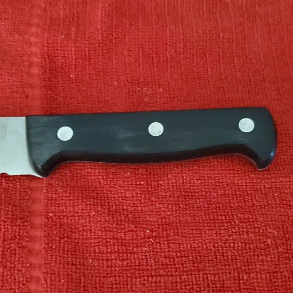 J.A. Henckels International 8